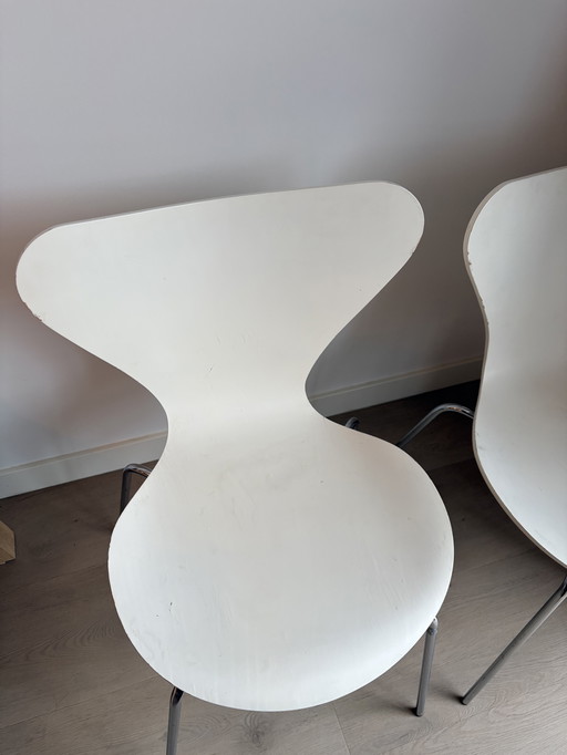 2x Fritz Hansen Butterfly Chair bianca