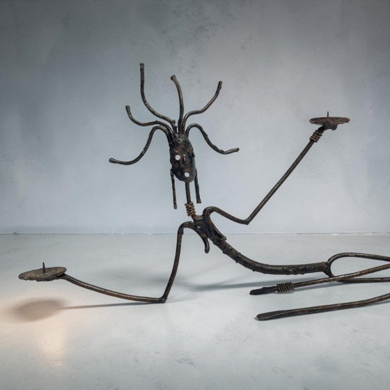 Image 1 of Brutalistische Tribale Vrouwen Metalen Kandelaarset