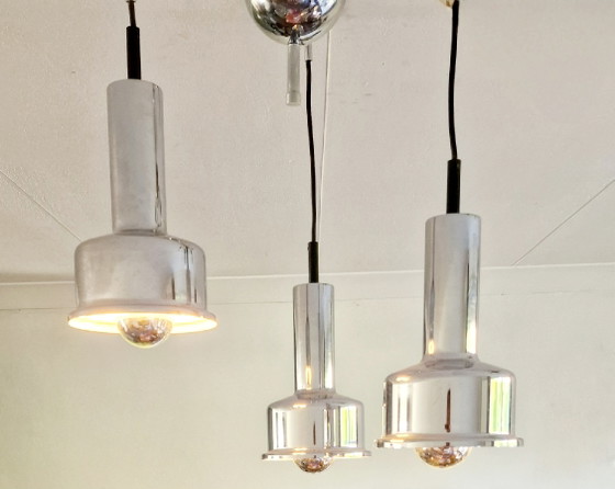 Image 1 of Lampada a sospensione danese vintage con 3 paralumi cromati