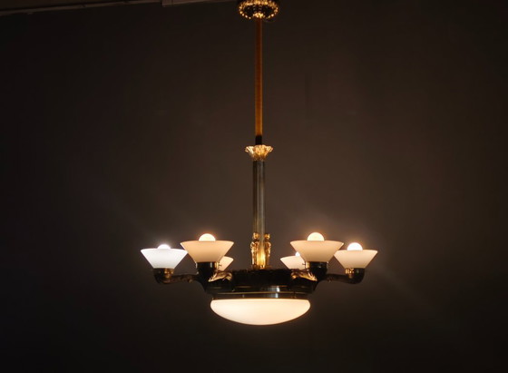 Image 1 of Lámpara de araña Art Déco de latón con pantallas de cristal, Checoslovaquia, década de 1930.