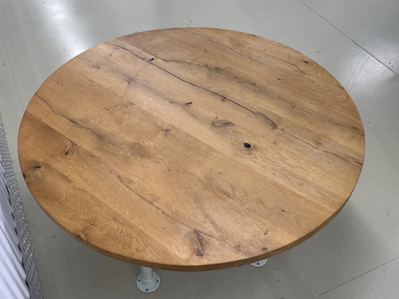 Image 1 of Table à manger en chêne massif 140 cm piètement industriel