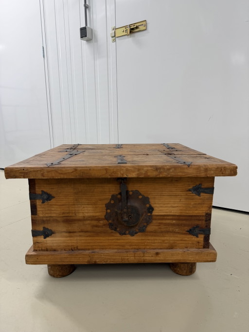 Mexican pine coffee table / storage chest