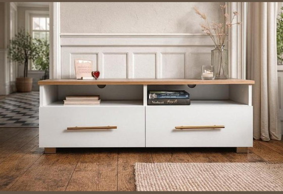 Image 1 of moderner TV-Schrank/Sideboard mit Eichenholzplatte und goldfarbenen Griffen