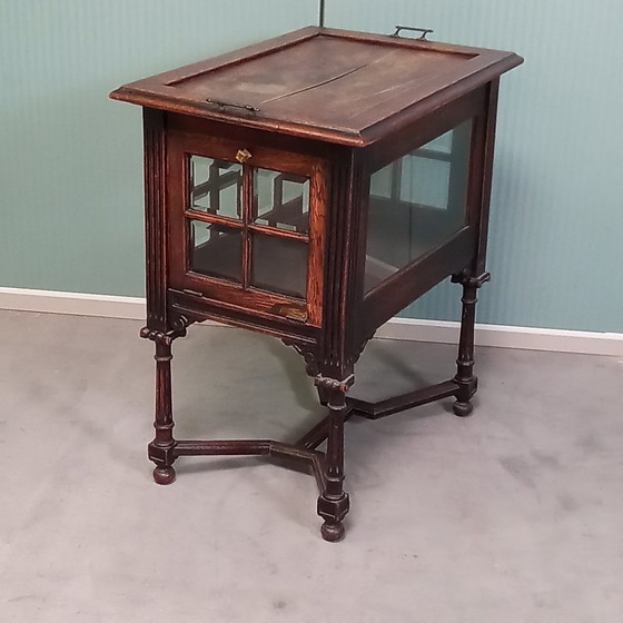 Image 1 of Antiek eikenhouten theekastje