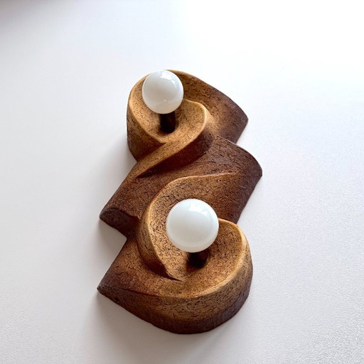 Vintage Wand Leuchte . Keramik . biomorphes Design . Brutalist . Space Age . Schamotte . Braun . Beige . Schwarz . 60er . 70er .