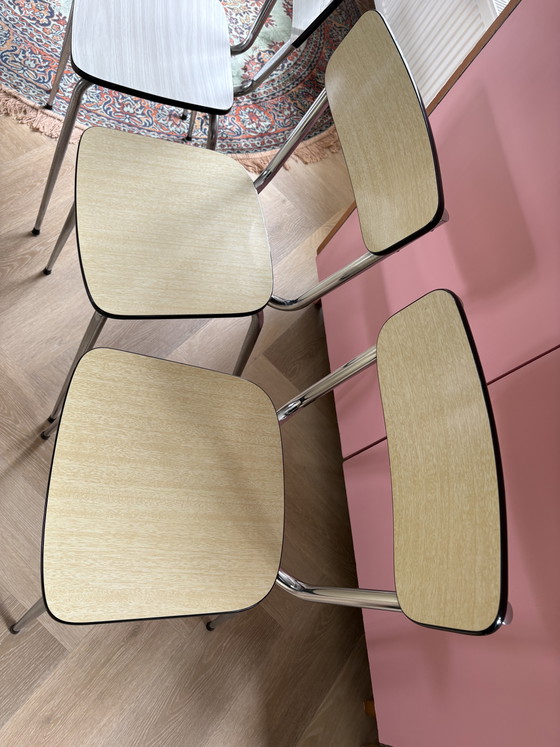 Image 1 of Vintage formica eettafel (uitschuifbaar) met 4 stoelen