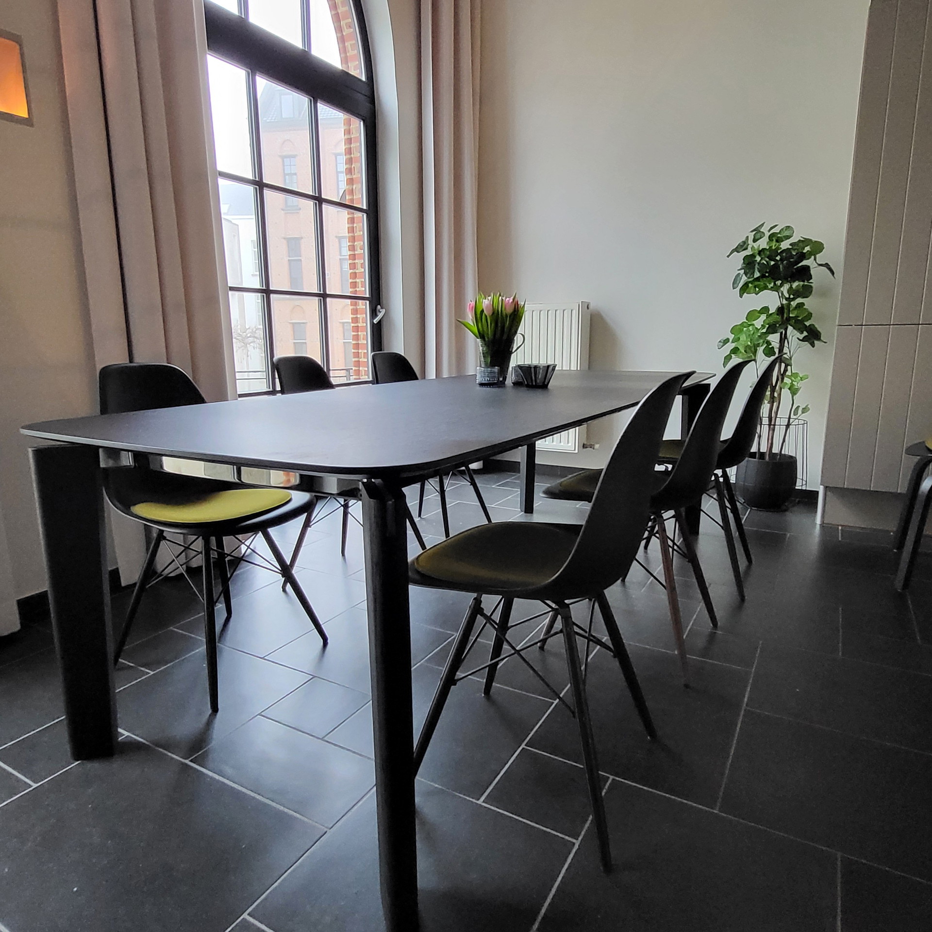 B&B Italia Dining tables | Whoppah