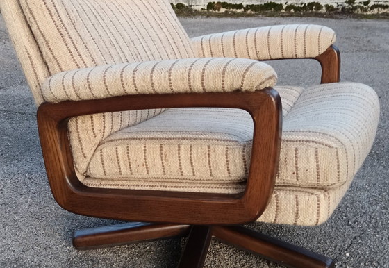 Image 1 of Drehsessel und Hocker aus der Mitte des 20. Jahrhunderts (1970er Jahre)