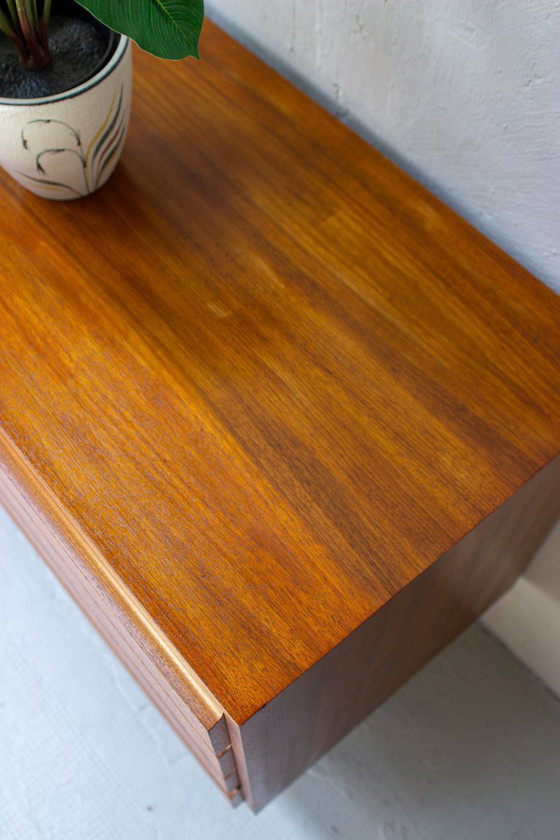 Image 1 of Credenza/cassettiera vintage in teak, stile danese di metà secolo, anni '60.