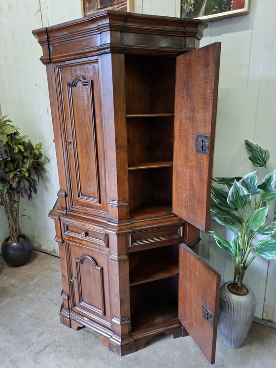 Image 1 of Antieke kasteel kast, buffetkast, servieskast afm. 135x56cm en 208cm hoog.