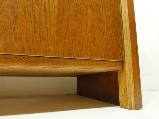 Image 1 of Libreria vintage anni '50, vetrina di metà secolo, impiallacciatura di rovere, ante scorrevoli in vetro, Cabinet Germany