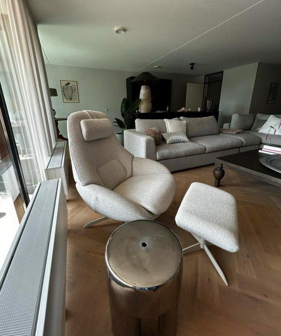 Image 1 of Bolia fauteuil Saga grande en hocker bijzondere editie Monza stof