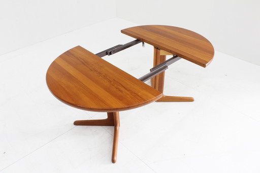 Vintage Danish Round Extendable Dining Table Skovby