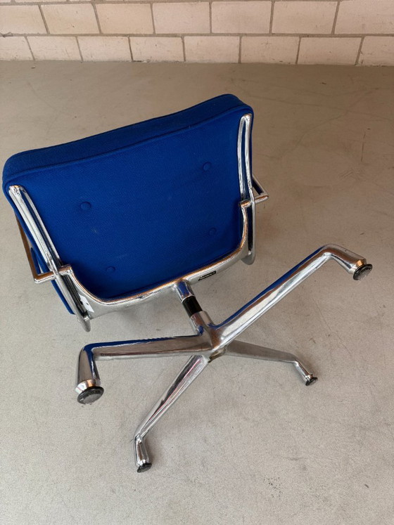 Herman Miller ES102 Intermediate chair, Charles & Ray Eames (stock: 6) – Swivel chairs, Textile, Aluminium (photo 9 of 9)