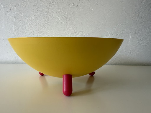 Taza trípode IKEA Memphis Sottsass Design Alessi Starck Ola Whilborg