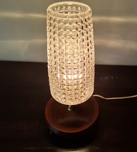 Image 1 of Vintage tafellamp met glazen reliëf kap jaren 60
