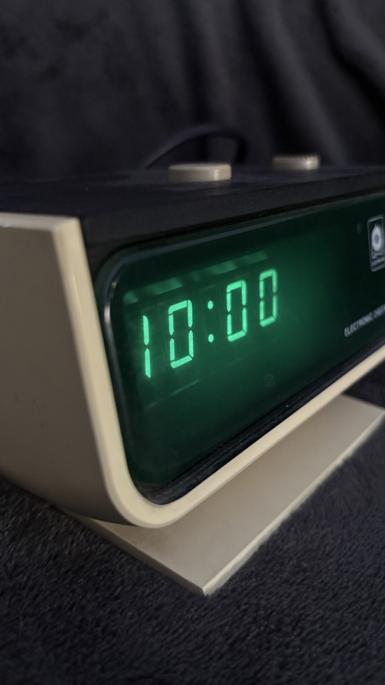 Image 1 of Space Age Clock
