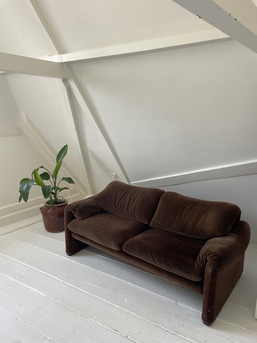 Cassina Maralunga 2 Sitzer braun Wildleder Stoff
