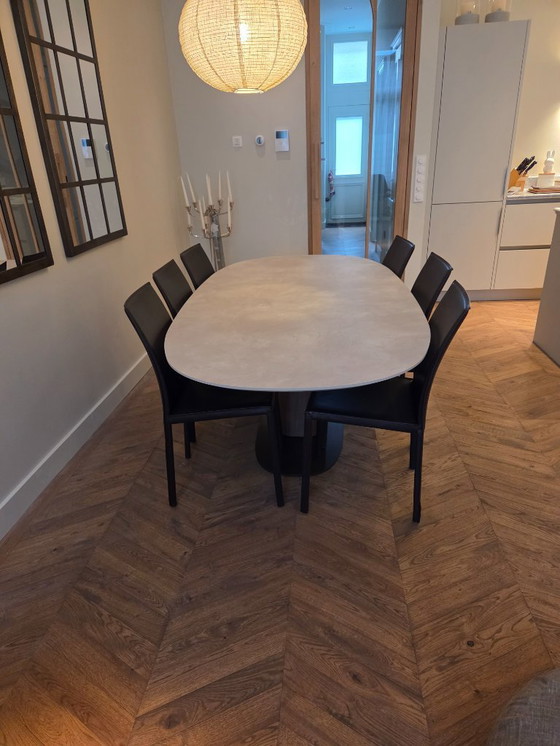 Image 1 of Nouvelle table à manger