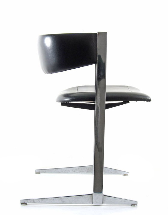 Image 1 of Chaises de salle à manger vintage élégantes des années soixante, chromées et noires.