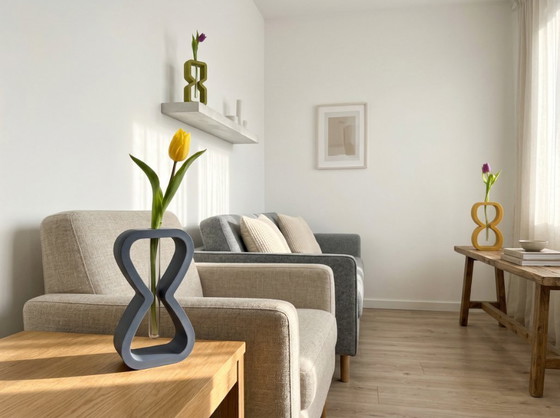 Image 1 of Relojes de arena atemporales (juego de 3 jarrones tallados)