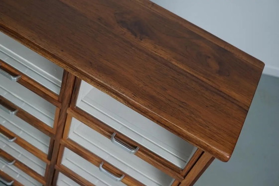 Image 1 of Vetrina/mobiletto da merceria olandese vintage in noce, anni '50