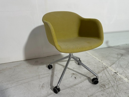 Sillón Muuto Fiber amarillo verdoso - Base giratoria con ruedas – fauteuils, Textile