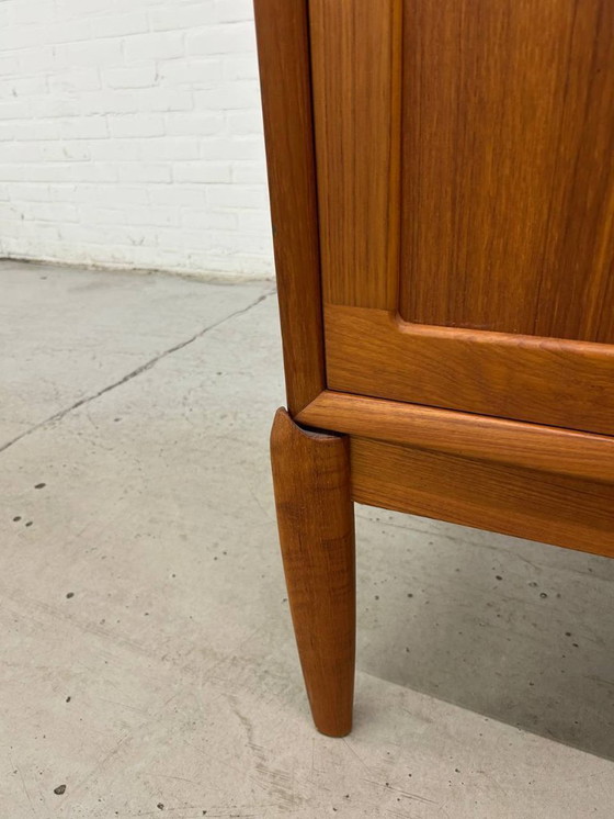 Image 1 of Deens teak dressoir H.W. Klein Bramin