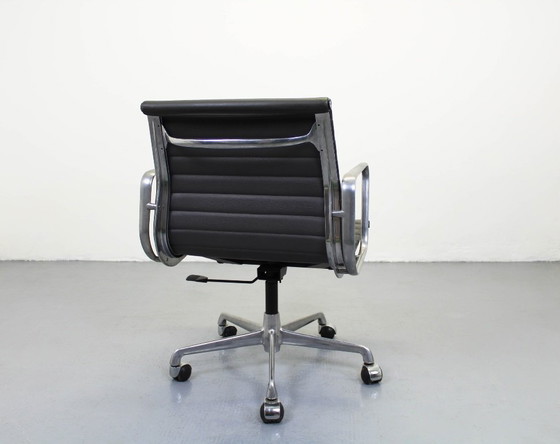 Image 1 of Ea117 bureaustoelen ICF Charles & Ray Eames Seats