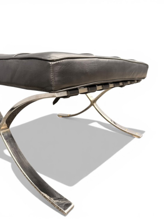 Image 1 of Ottoman Barcelona ORIGINAL Knoll - Design Ludwig Mies van der Rohe - Cuir Noir & Acier Chrome Poli Main