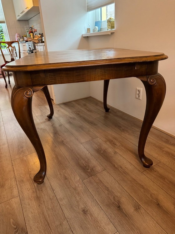 Image 1 of Vintage Queen Ann uitschuifbare eettafel (120/183 x 90cm)