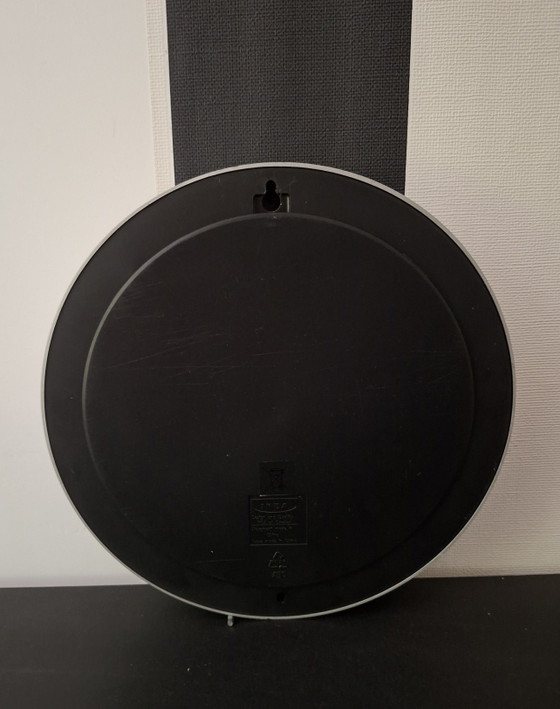 Mikael Warnhammar Voor Ikea Zeldzame Wandklok Klunsa Uit 2001 Met Mat Metalen Metallic Zilveren Rand. (photo 7 of 8)