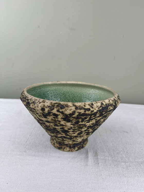 Celadon glazed stoneware bowl signed – Porcelain, Mid Century Modern (photo 6 of 8)