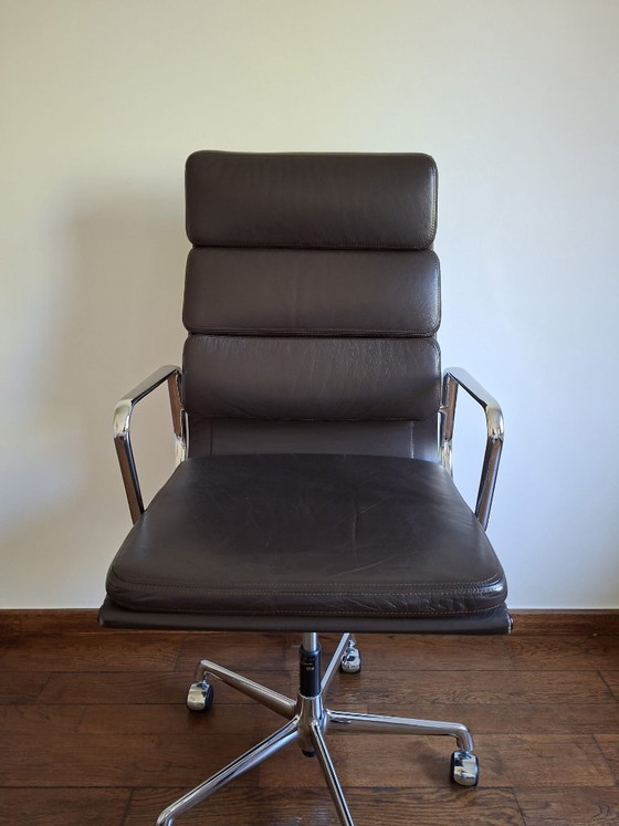 Image 1 of Poltrona Vitra Soft Pad EA 219 in pelle marrone castagna