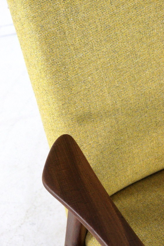 Image 1 of Poltrona vintage 'Hoekschewaard' recentemente rivestita