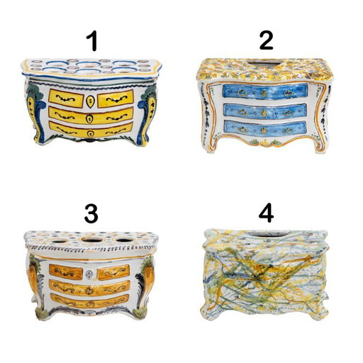 Quatre pots de fleurs en forme de commode - France - Manufacture de Nevers - seconde moitié du XVIIIe siècle