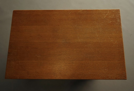 Image 1 of Nederlandse eikenhouten bijzettafel, jaren 1950
