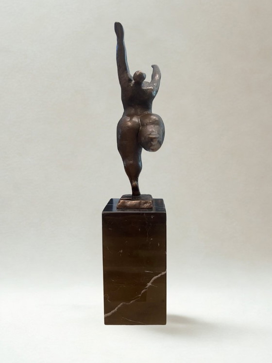 Image 1 of Scultura in bronzo di una donna danzante – Arte moderna – Base in marmo – 33 cm