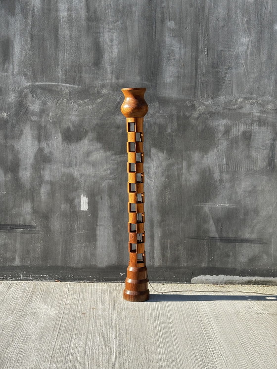 Image 1 of Grote sculpturale lamp in hout – brutalistische stijl
