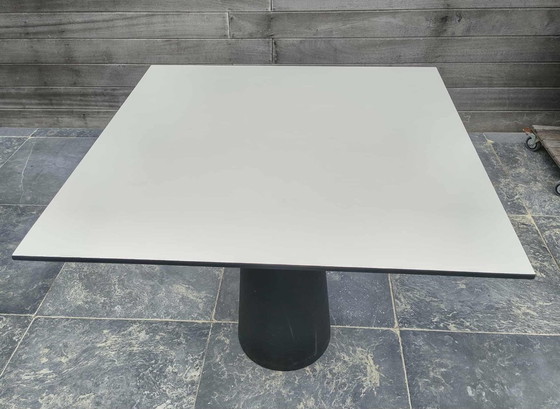 Image 1 of 2 MOOOI CONTAINER TAFELS 90x90x72