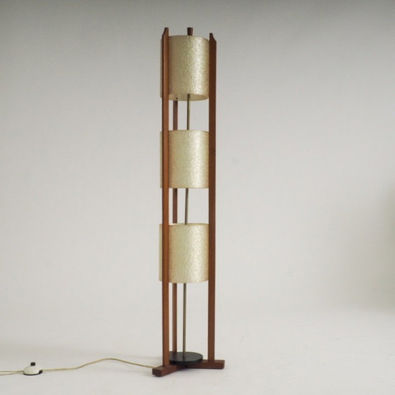 Mid-Century Modern vloerlamp met 3 lagen, gemaakt van glasvezel en hout. – Vloerlampen, Fiberglass (photo 9 of 13)