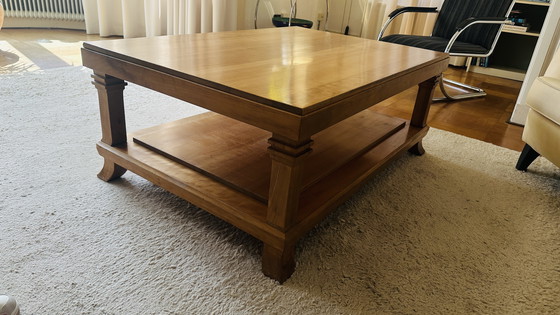 Image 1 of Salontafel kersenhout naar model van Frank Lloyd Wright