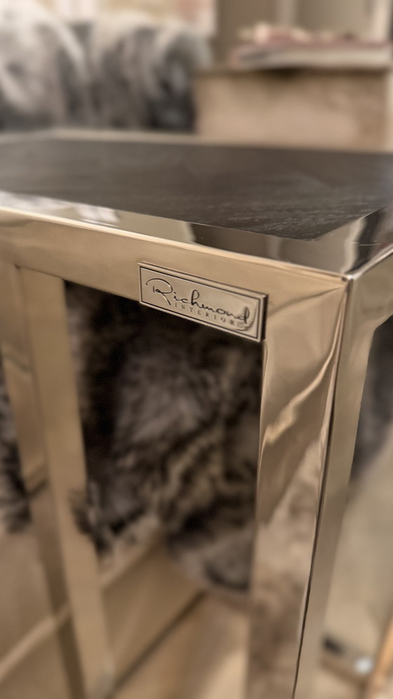 Image 1 of Richmond Interiors Beistelltisch – Luxuriöses Designobjekt
