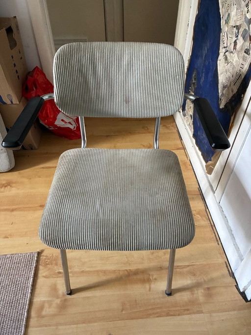 3 Gispen chairs 1235