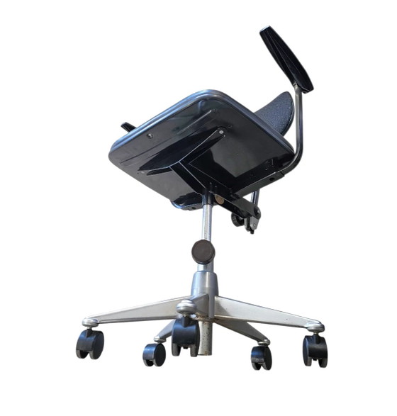 Mid-Century bureaustoel van Friso Kramer voor Ahrend de Cirkel / jaren 60 – Bureaustoelen (photo 16 of 17)