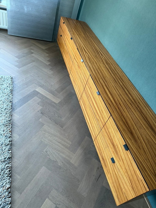 Zebrano fineer hangkast