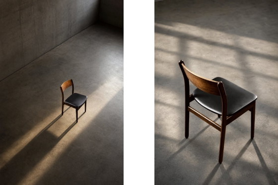 Image 1 of Sedie da pranzo scandinave in stile Mid-Century Modern, in teak e vinile, anni '60, set da 4