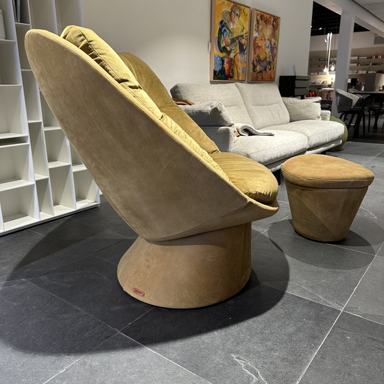 Image 1 of Montis Fabian armchair with ottoman