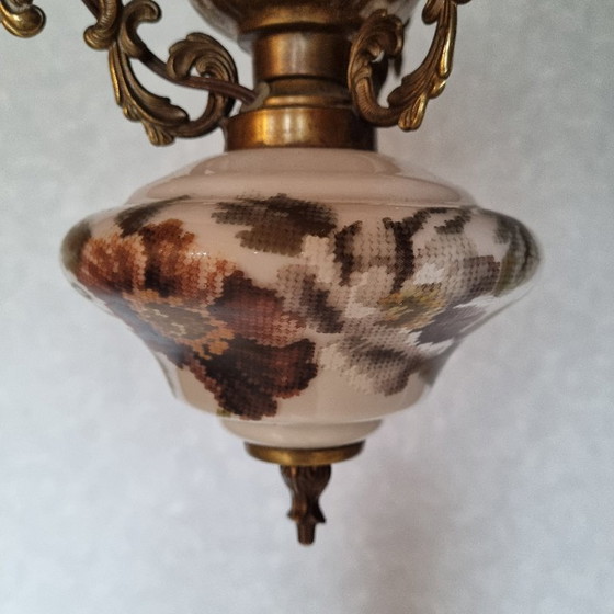 Image 1 of Lustre laiton et opaline à décors florales années 1970