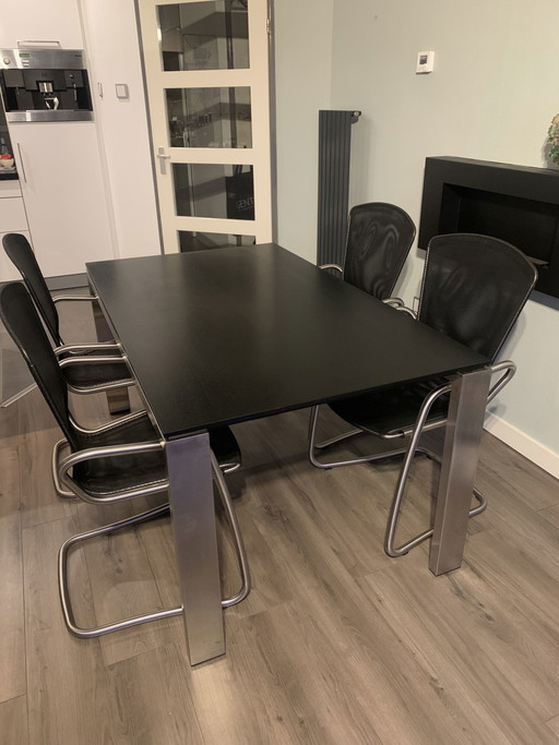 Arco Graphic dining table